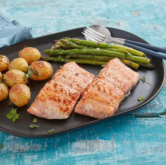 Receita de Salmão frito com espargos