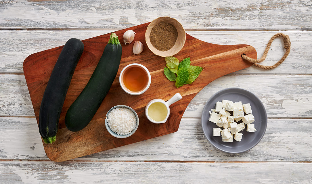 Ingredientes para salada de curgete grelhada