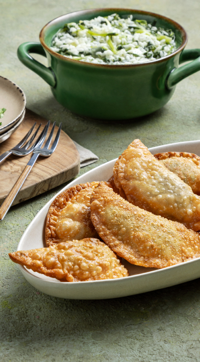 Pastéis de massa tenra com arroz de grelos