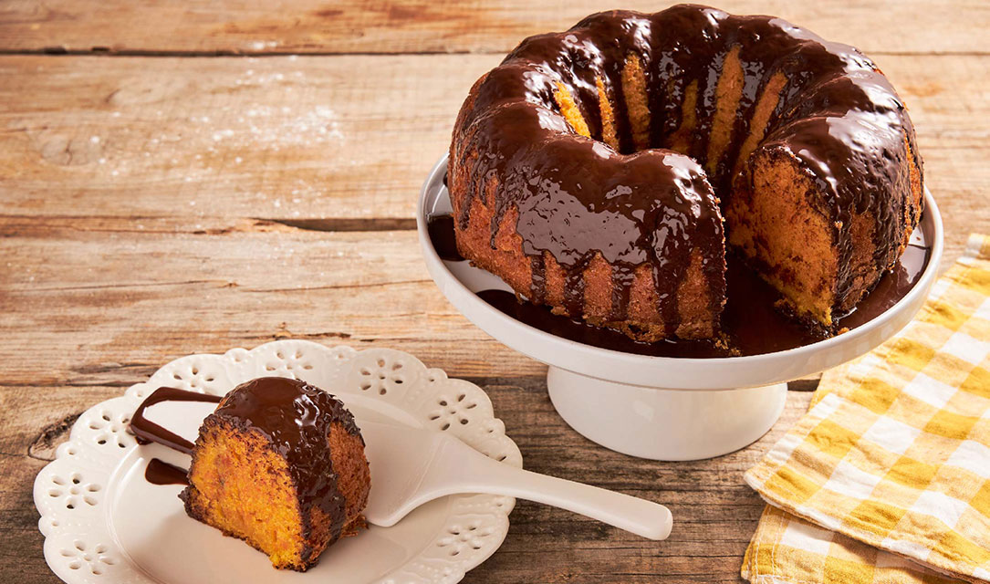 Fula - Receita de bolo de cenoura com cobertura de chocolate