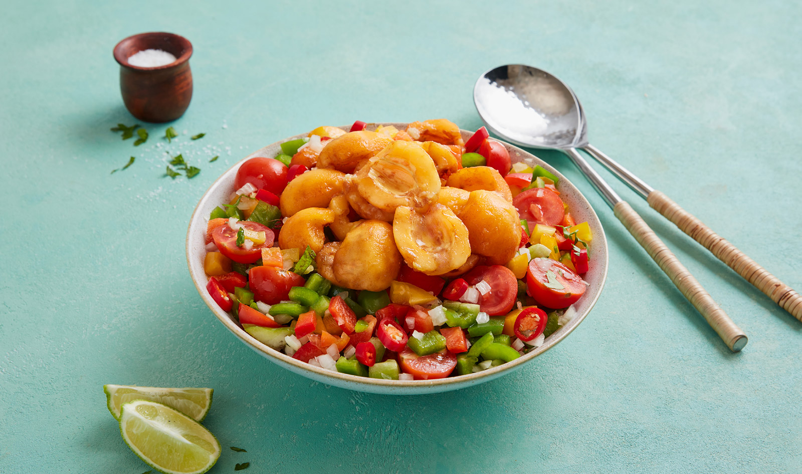 Salada de Nêsperas, Pimentos e Ervas Aromáticas.