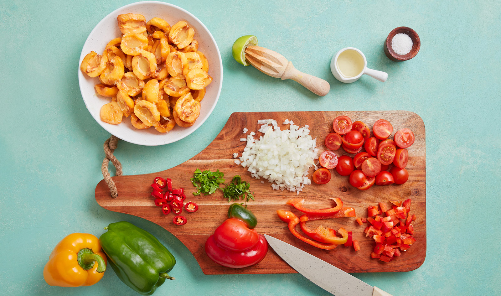 Salada de Nêsperas, Pimentos e Ervas Aromáticas.