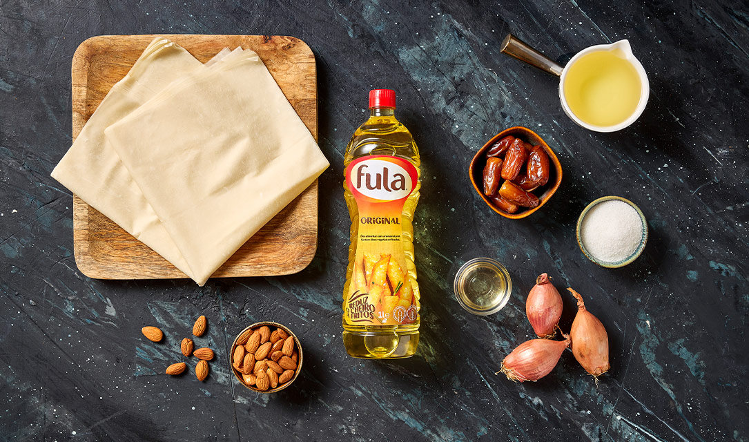 Chamuças de figo, amêndoas e chalotas