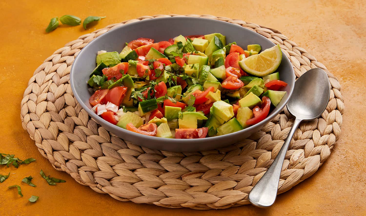 Salada de abacate e tomate