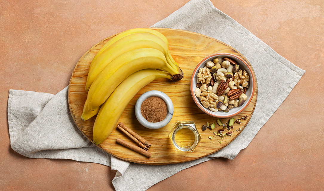 Bananas, canela e frutos secos