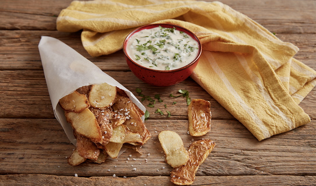 Lascas de batata com maionese de alho