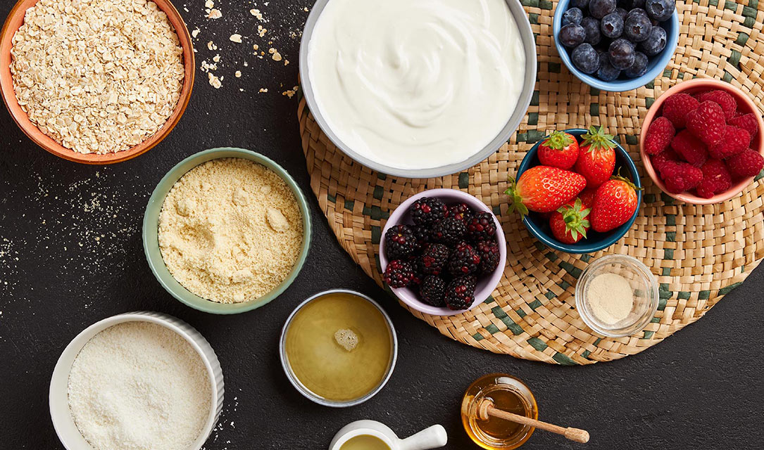 Ingredientes para tarte de iogurte e frutos vermelhos