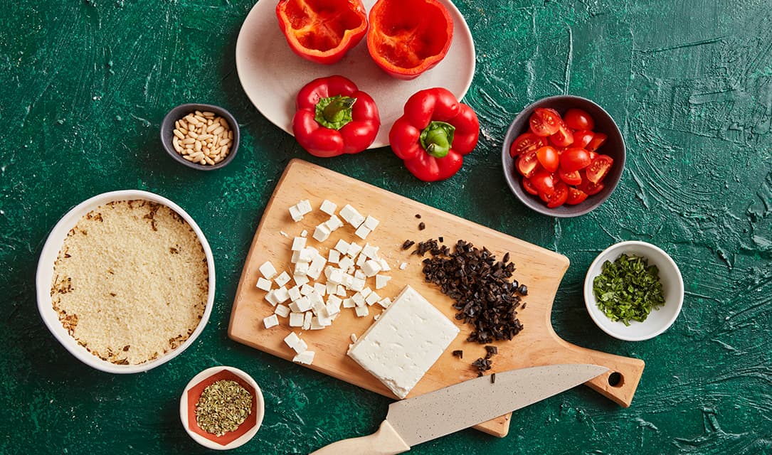 Ingredientes para pimentos recheados com couscous