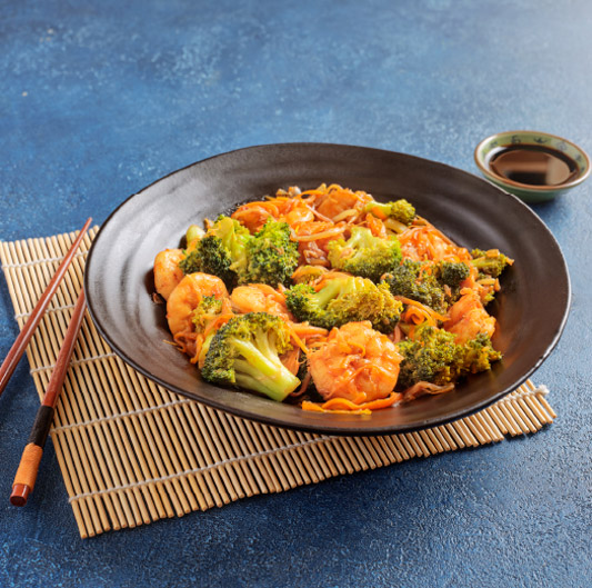 Receita de Wok de camarão com brócolos