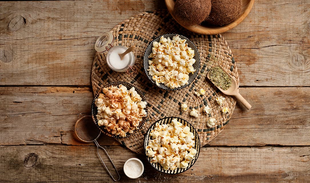 Pipocas doces e salgadas em taças