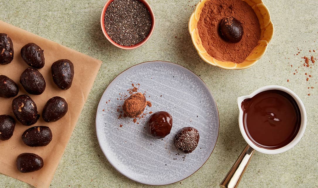 Ovos mergulhados em chocolate