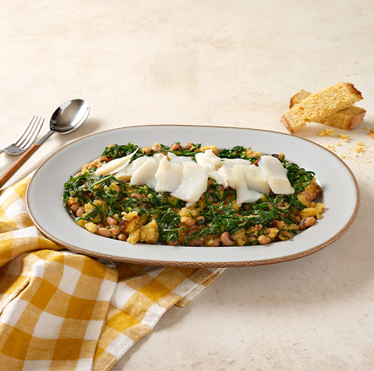 Migas de bacalhau com broa e feijão frade