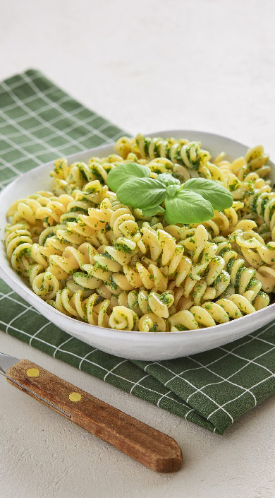 Fusilli com molho de manjericão