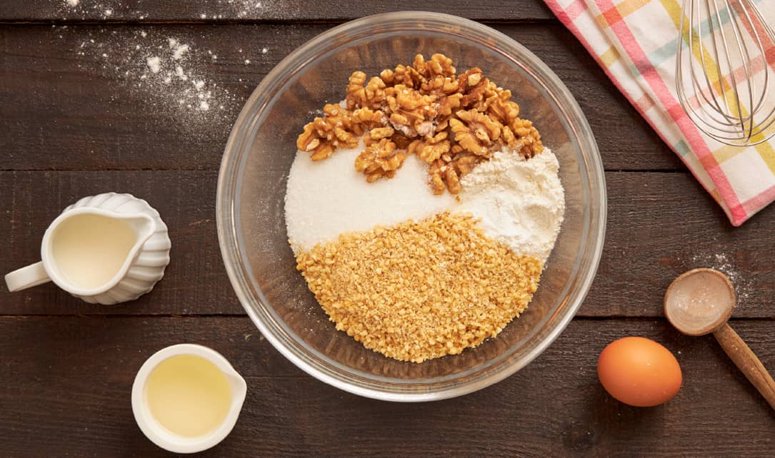 Mistura de ingredientes para pão de noz