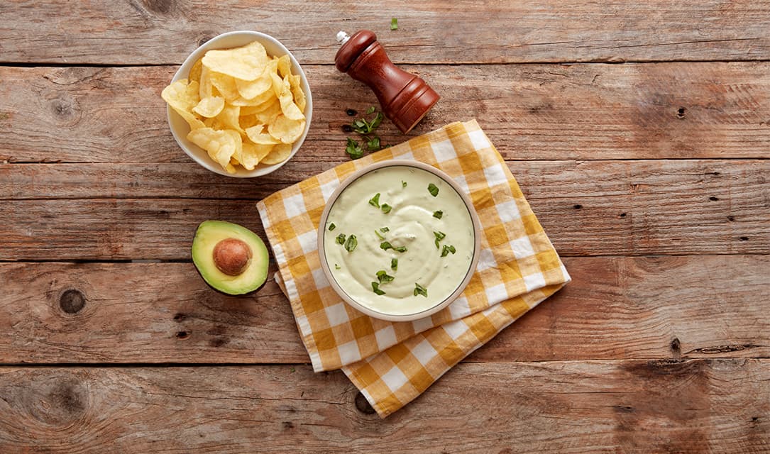 Maionese de abacate e batatas fritas