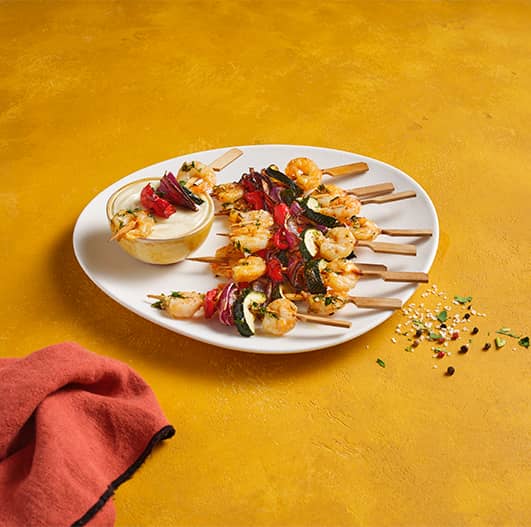 Espetadas de camarão e legumes na airfryer