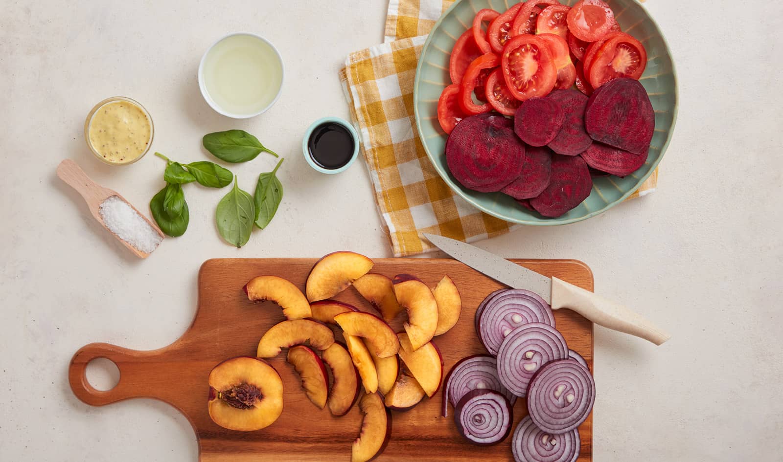 Ingredientes laminados para salada