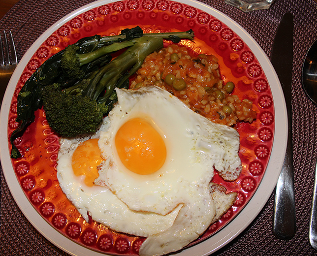 Arroz de Ervilhas com Ovos Estrelados