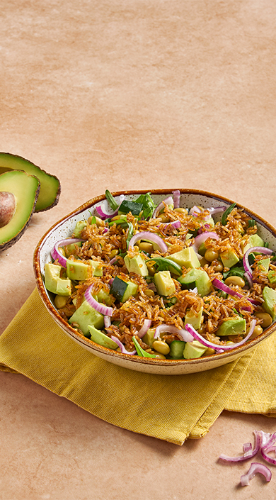 Salada de arroz, abacate e edamame
