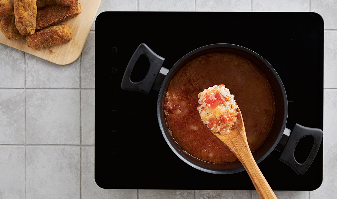 Croquetes com arroz de tomate