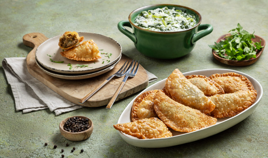 Pastéis de massa tenra com arroz de grelos