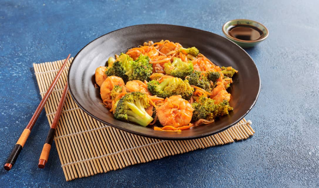Fula - Receita de Wok de camarão com brócolos