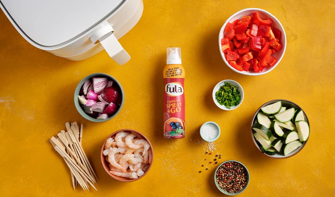 espetadas de camarão com legumes