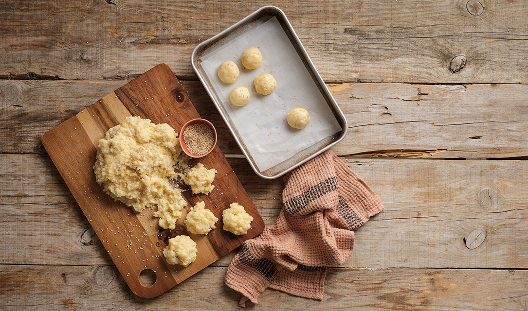 Pão de queijo de sésamo