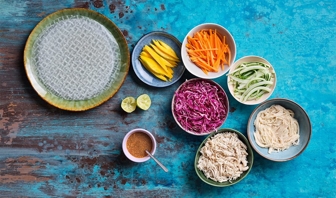 Ingredientes para rolinhos vietnamitas