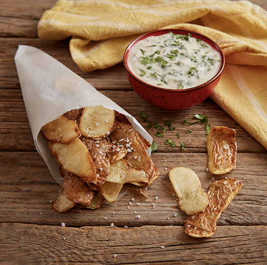 Lascas de batata com maionese de alho