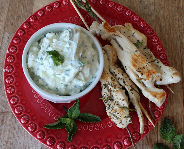 Espetadas de frango com tzatziki