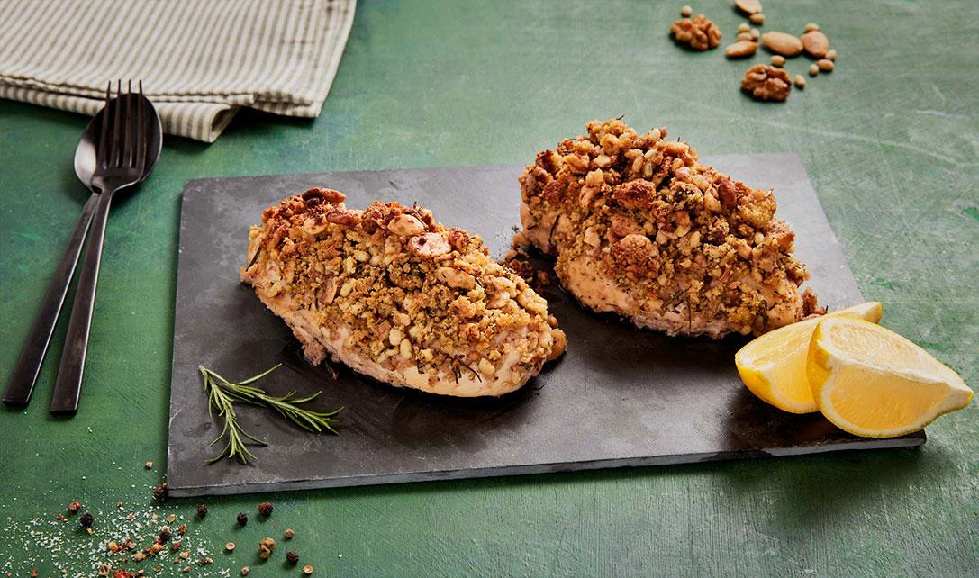 Perú com crosta de broa e frutos secos