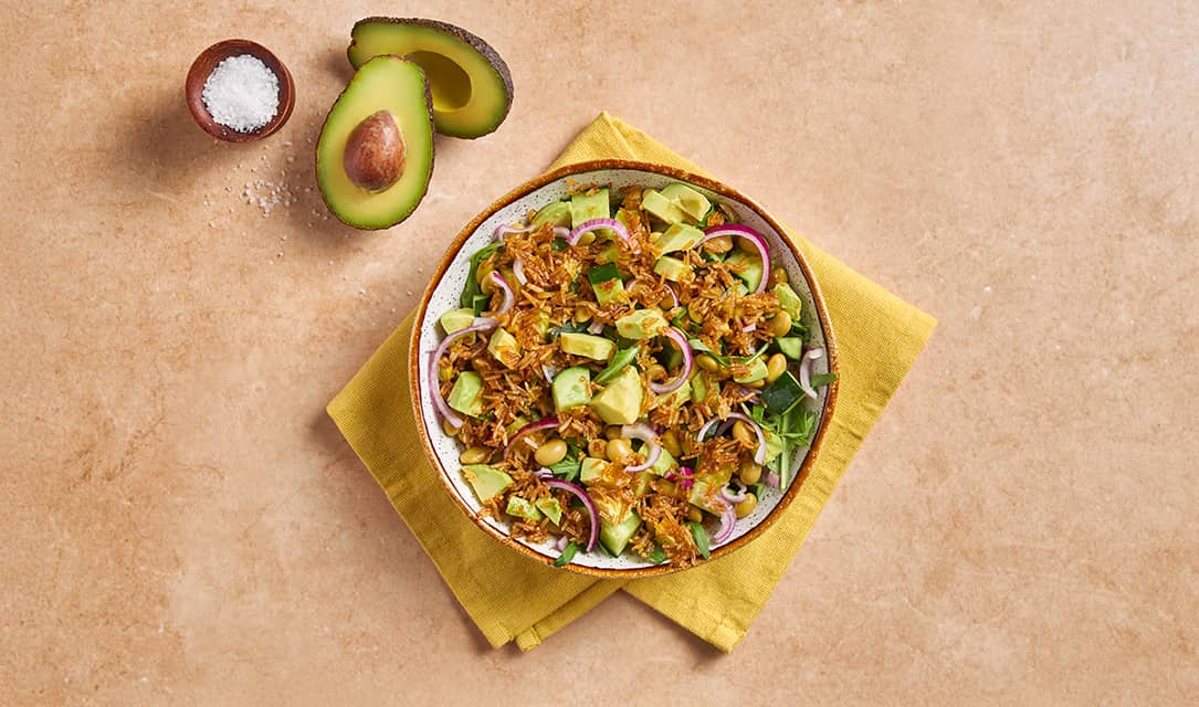salada de arroz com abacate e edamame