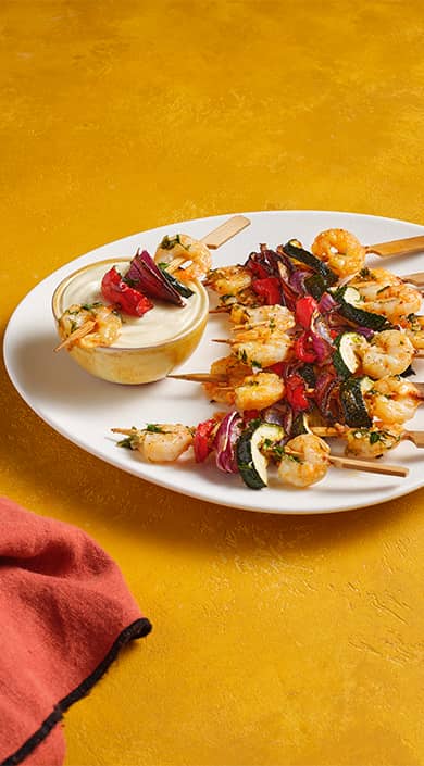 Espetadas de camarão e legumes na airfryer